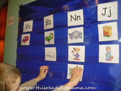 photo of initial sound picture sort with cards | This Reading Mama